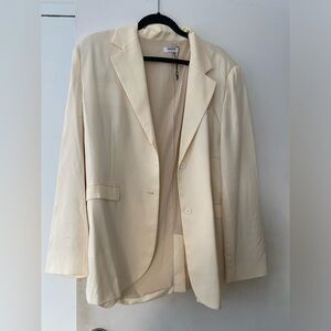 Rumored Banks Blazer in Cream White